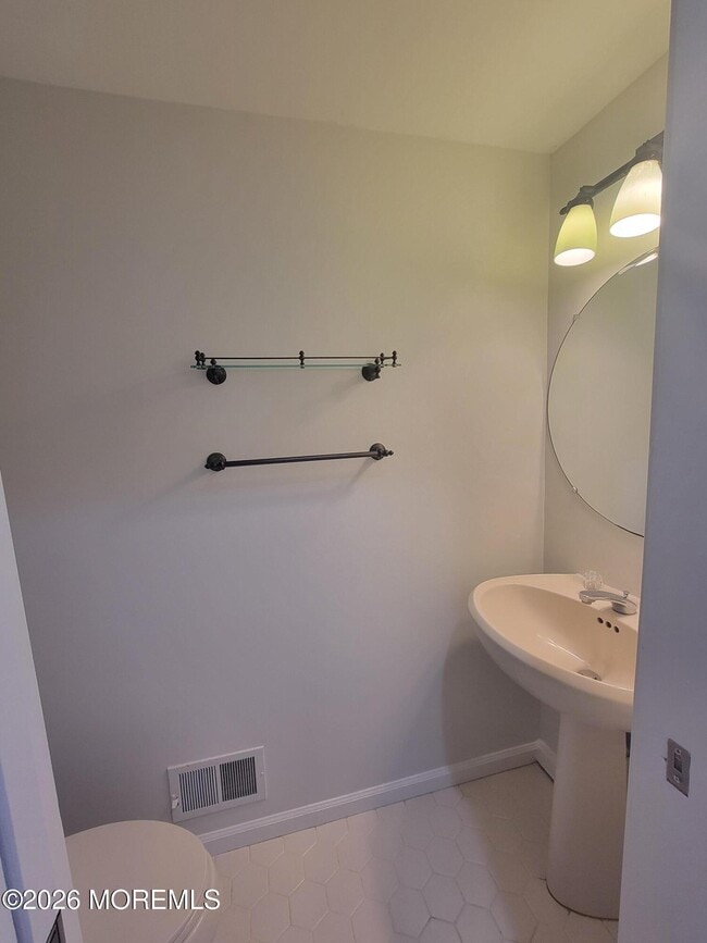 Building Photo - 22 Weller Pl