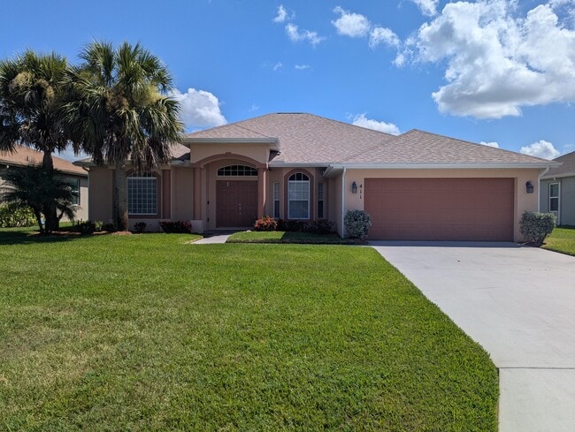 Primary Photo - 411 SW Vista Lake Dr