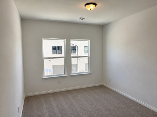 Building Photo - 1218 Daybreak Dr