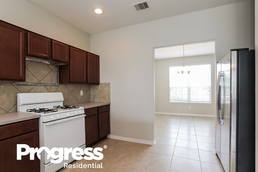 Building Photo - 17914 Seco Creek Ln