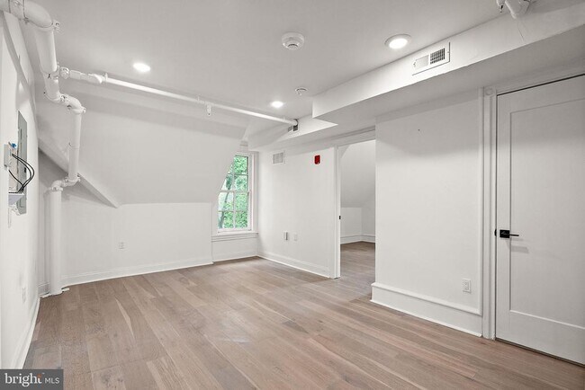 Building Photo - 1308 Delaware Ave