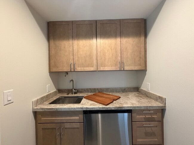 Building Photo - Furnished 4 Bedroom 3.5 Bathroom Whites Sands Beach