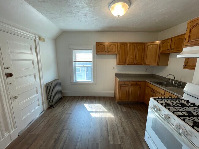 Building Photo - 116 Hutchings St