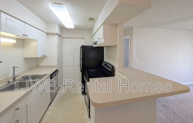 Building Photo - 10200 Belle Rive Blvd