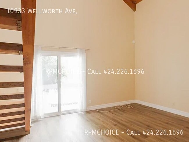 Building Photo - 10933 Wellworth Ave