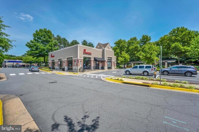 Building Photo - 1516 North Point Dr
