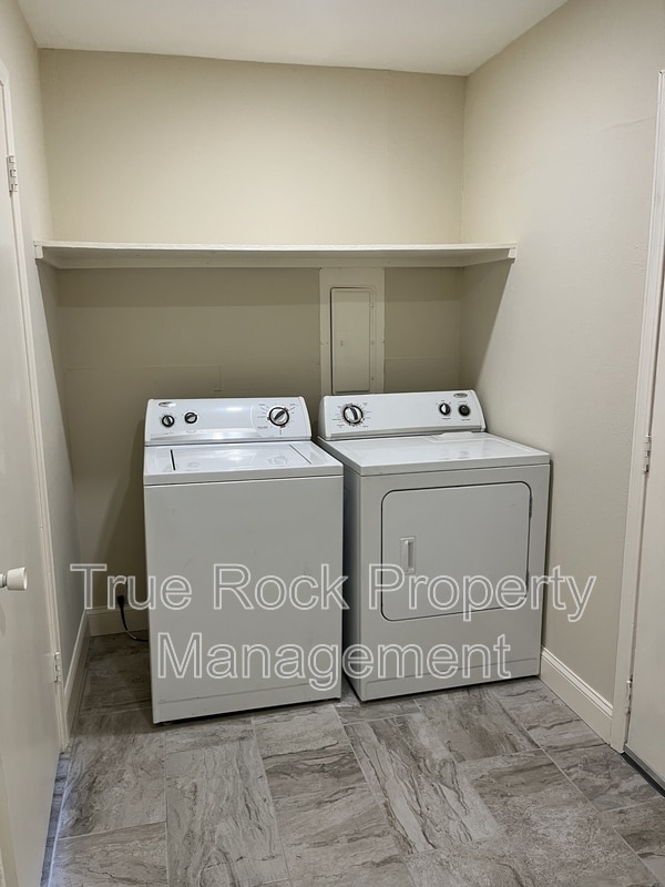 Building Photo - 14145 Cr 3500 Lp