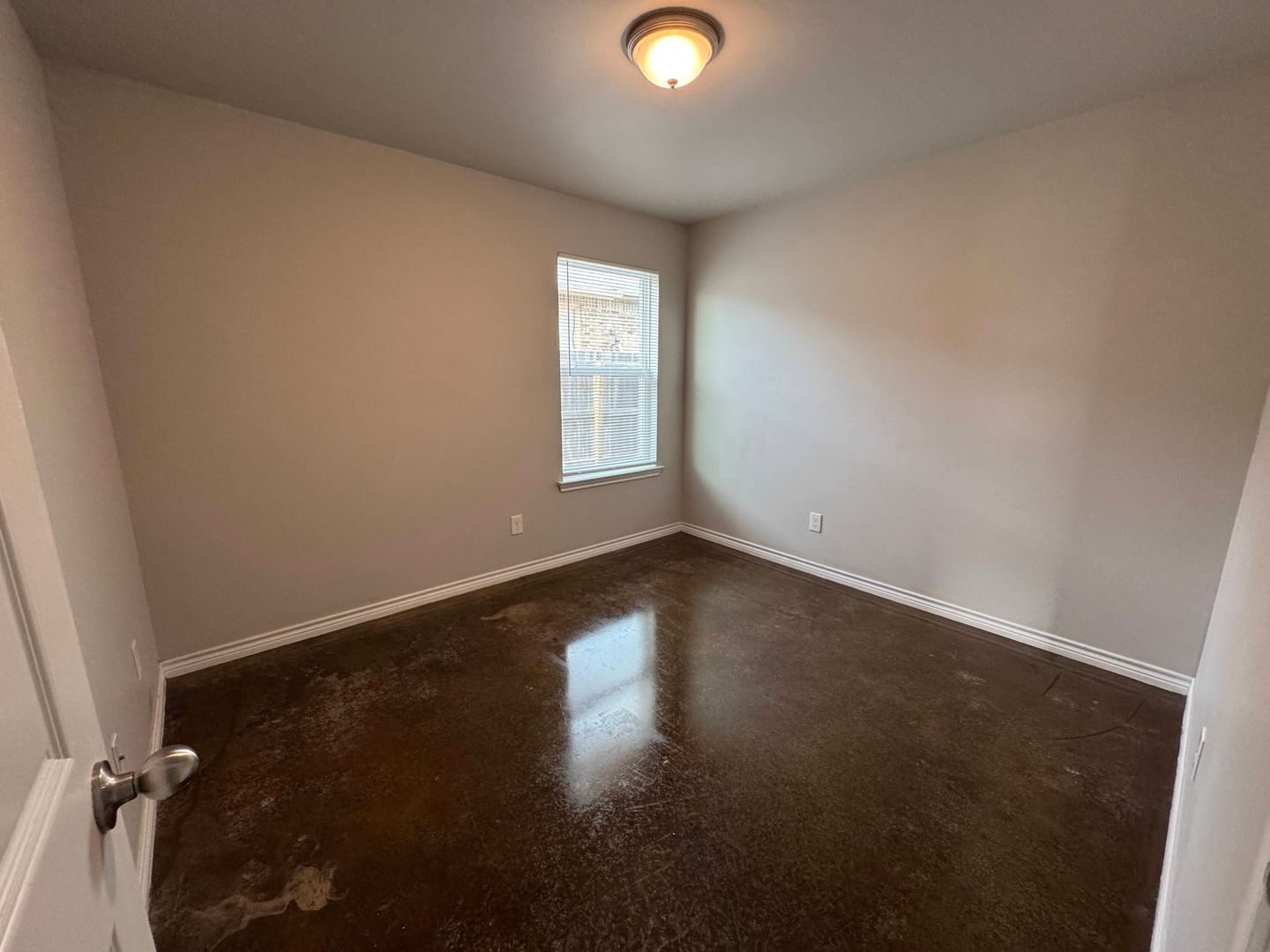 Building Photo - 208 Lowes Blvd