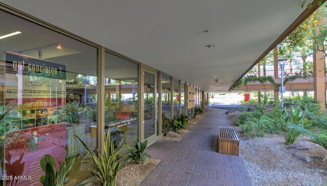 Building Photo - 7141 E Rancho Vista Dr