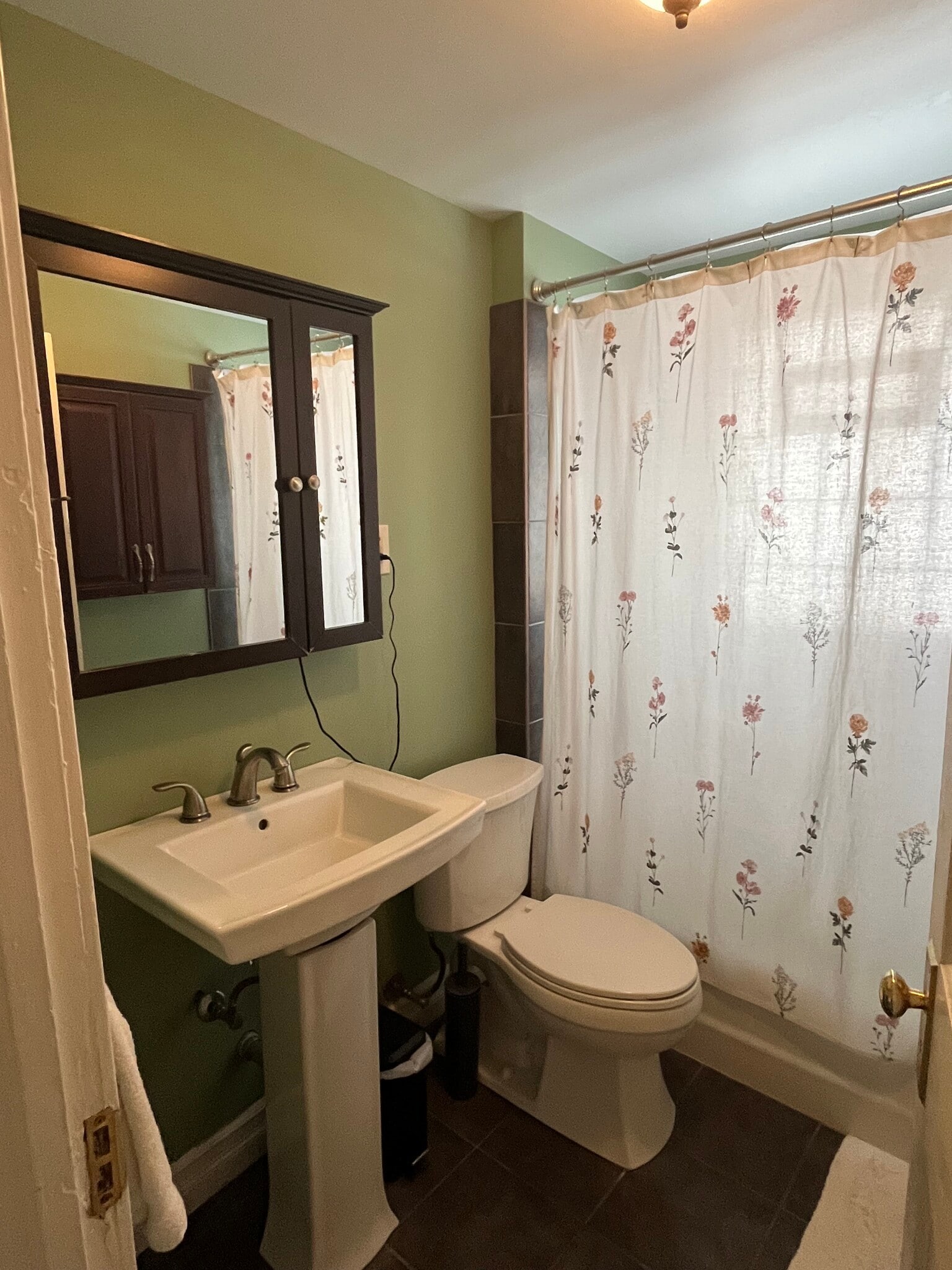 Bathroom - 1265 W Clifton Blvd