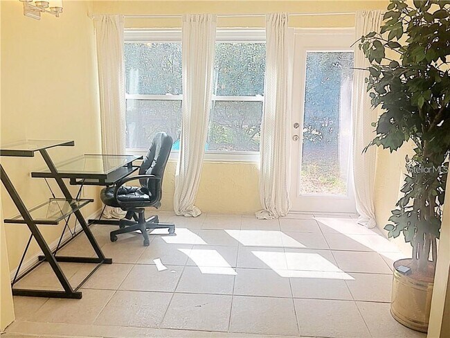 Building Photo - 4500 E Bay Dr