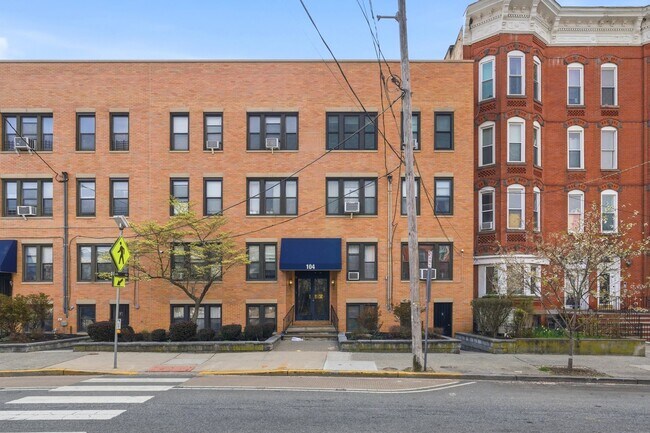 Building Photo - 104 Palisade Ave