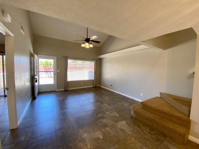 Building Photo - 2 BEDROOM APARTMENT DOWNTOWN IN ST. GEORGE