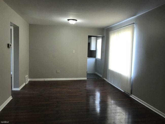 Building Photo - 5 br, 2 bath House - 926 E Coy Ave