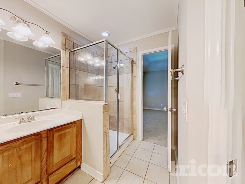 Building Photo - 1220 Idlewood