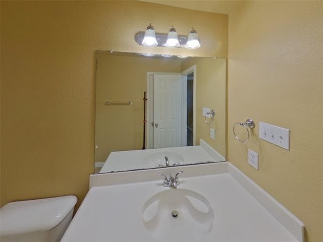 Building Photo - 7729 Glencrest Dr