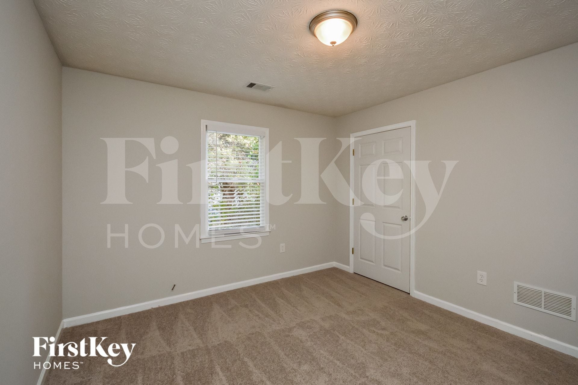 Building Photo - 160 Creekstone Ct