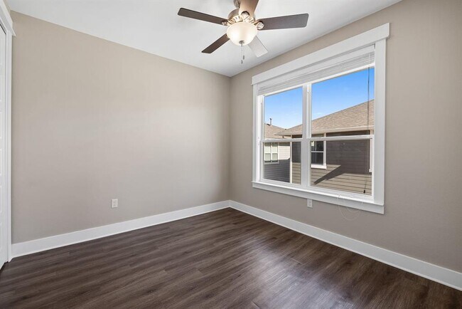 Building Photo - 1706 Cedar Bend Dr