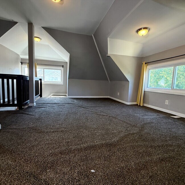 Building Photo - 151 Calvert Ave