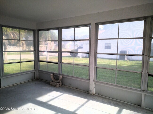 Building Photo - 3619 Egret Dr