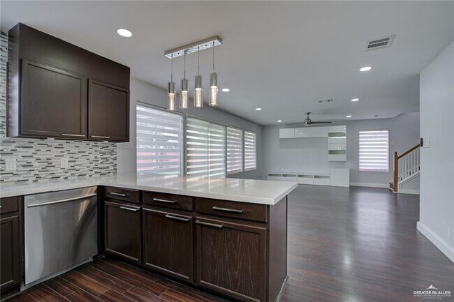 Building Photo - 41 San Fabian St