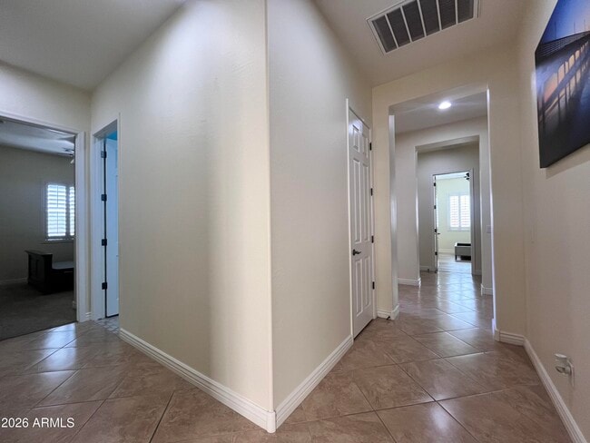 Building Photo - 2208 E Indian Wells Dr