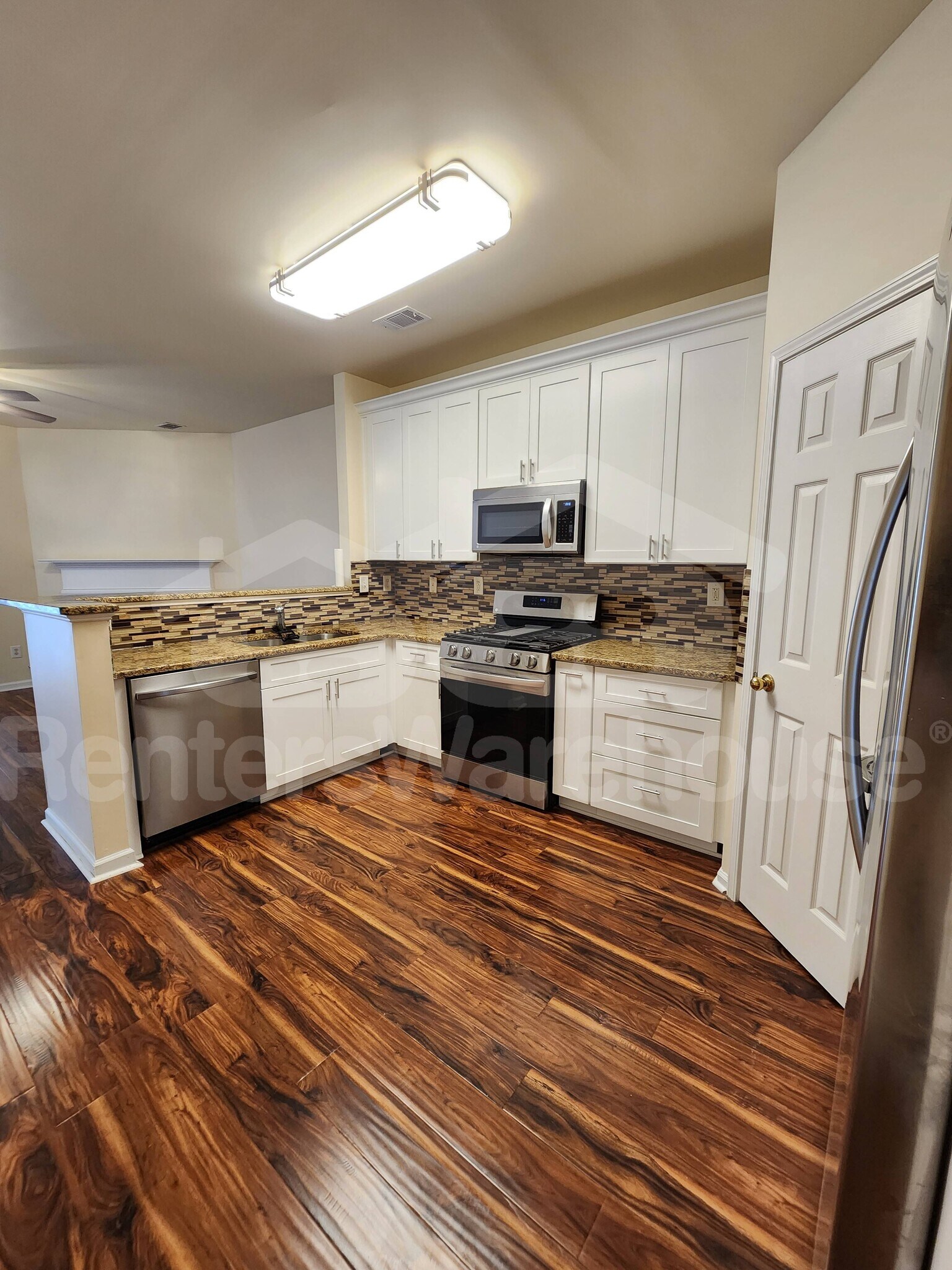 Building Photo - 1618 Cove Creek Cir