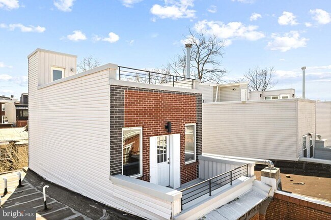 Building Photo - 3016 Baltz St