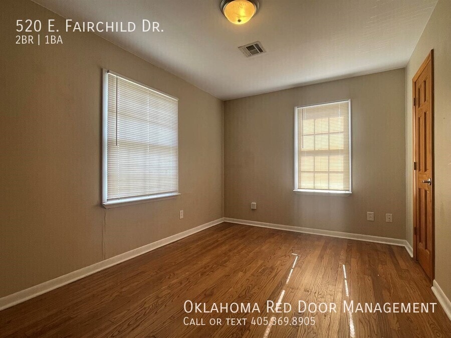 Building Photo - 520 E Fairchild Dr