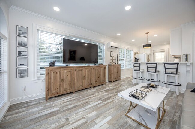 Building Photo - 1102 Stanfield Point Rd