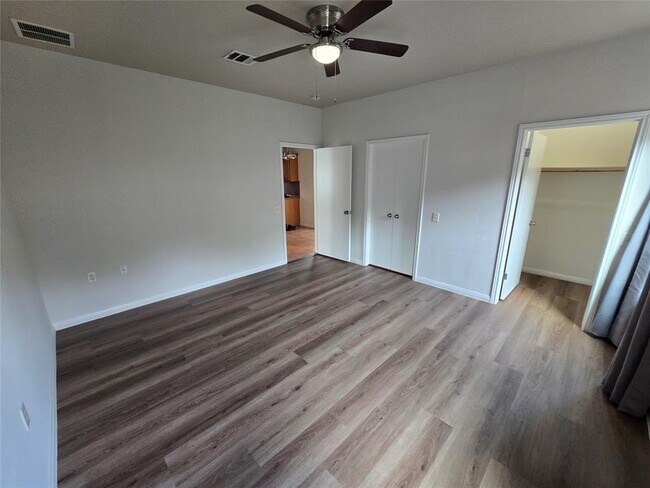 Building Photo - 1604 Singleton Ave