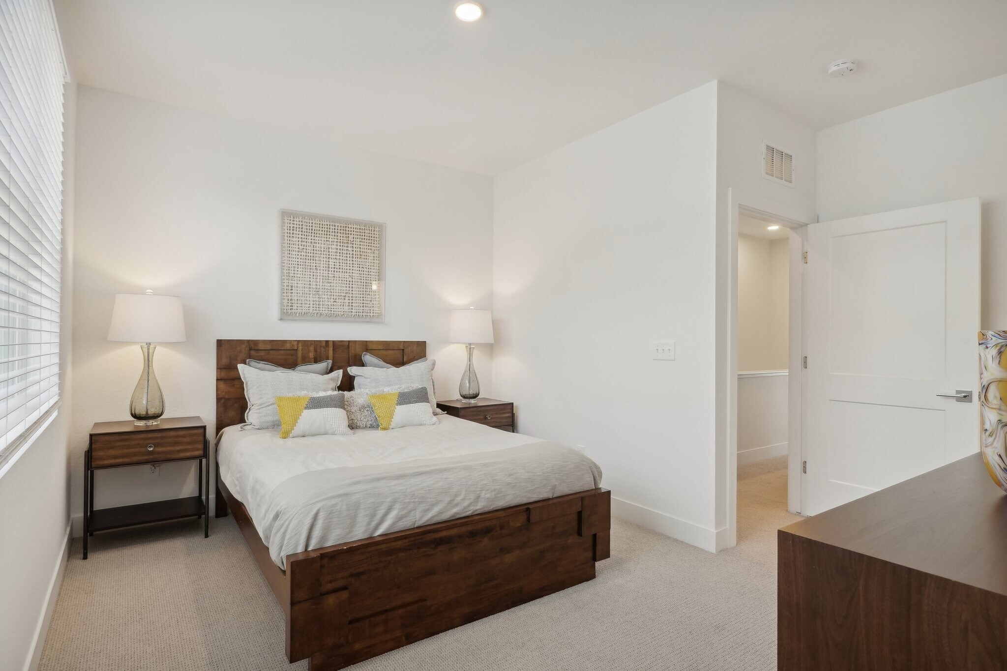 Secondary bedroom with Private bath - 3600 S Inca St