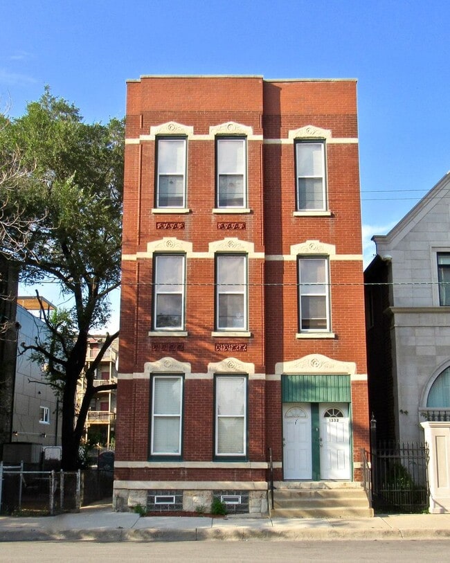 Building Photo - Cozy 1 Bed / 1 Bath - River West