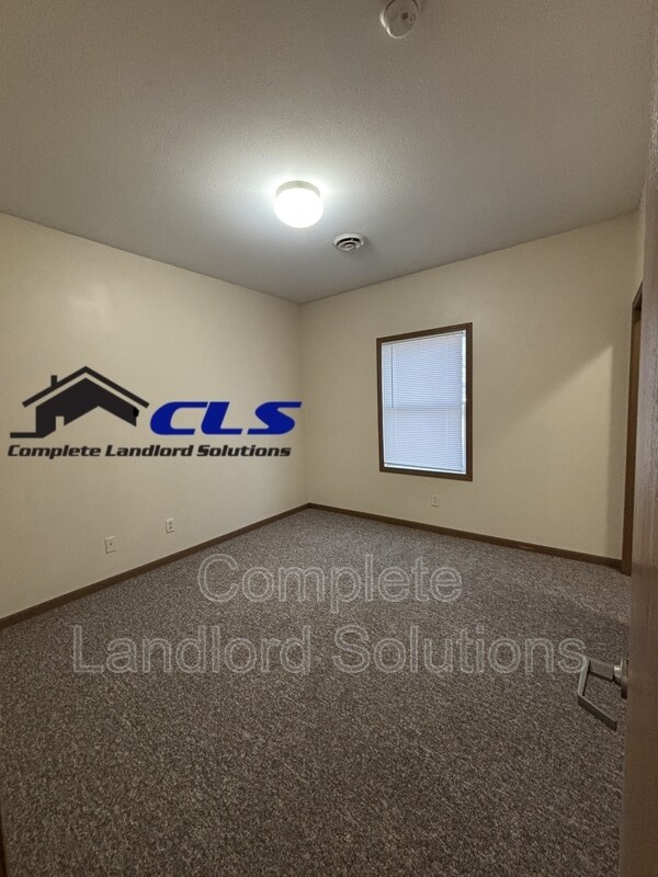 Building Photo - 1400 North Ave