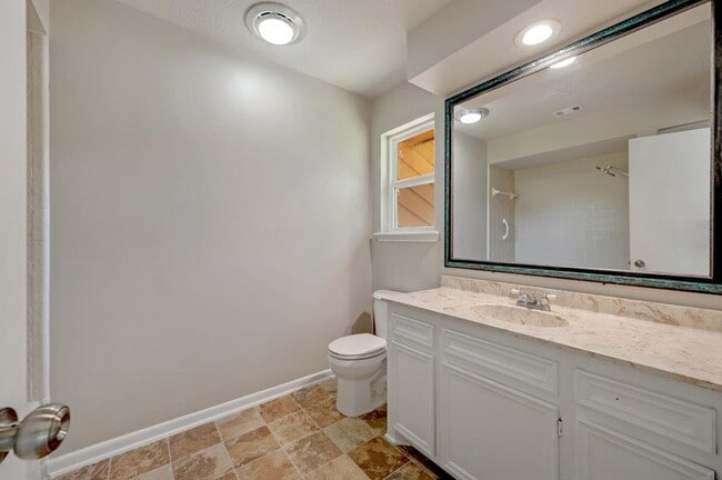 Building Photo - 10 Cypress Fairway Village