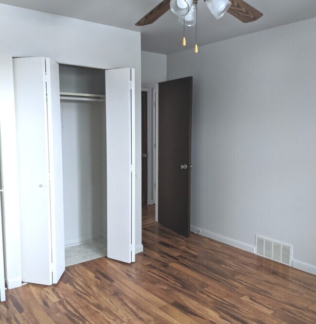 Building Photo - 423 Grand Blvd