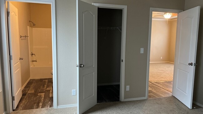 Building Photo - Newer Manufactured home  Paradise Location...