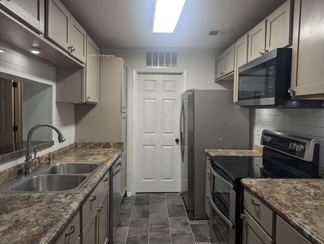 Building Photo - 101 Warm Springs Cir