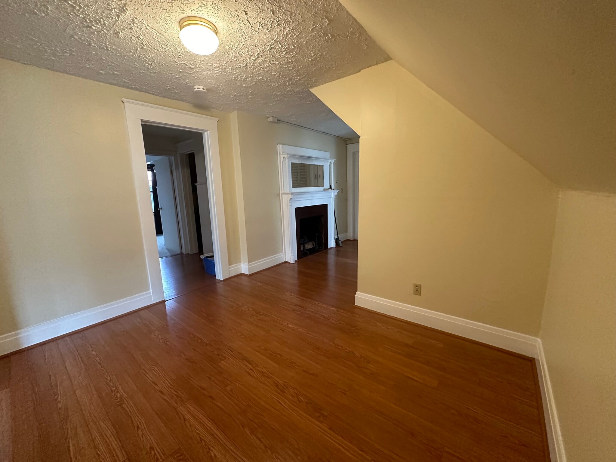 Dining area - 329 Elmwood Ave