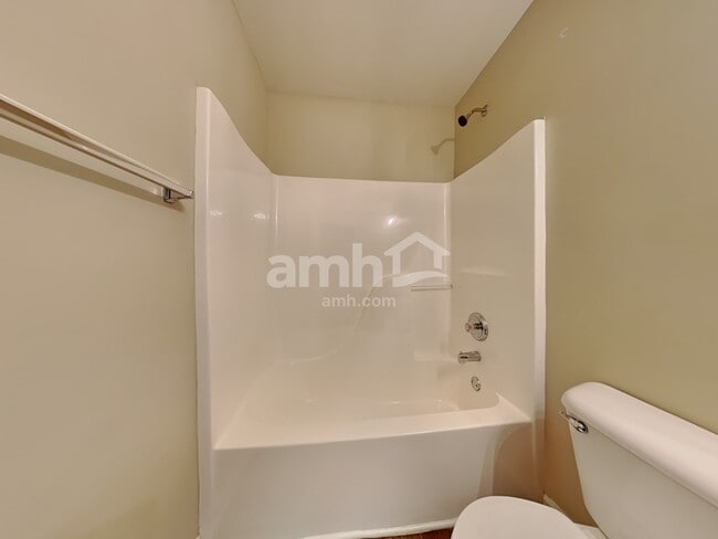 Building Photo - 47 Brookview Ln