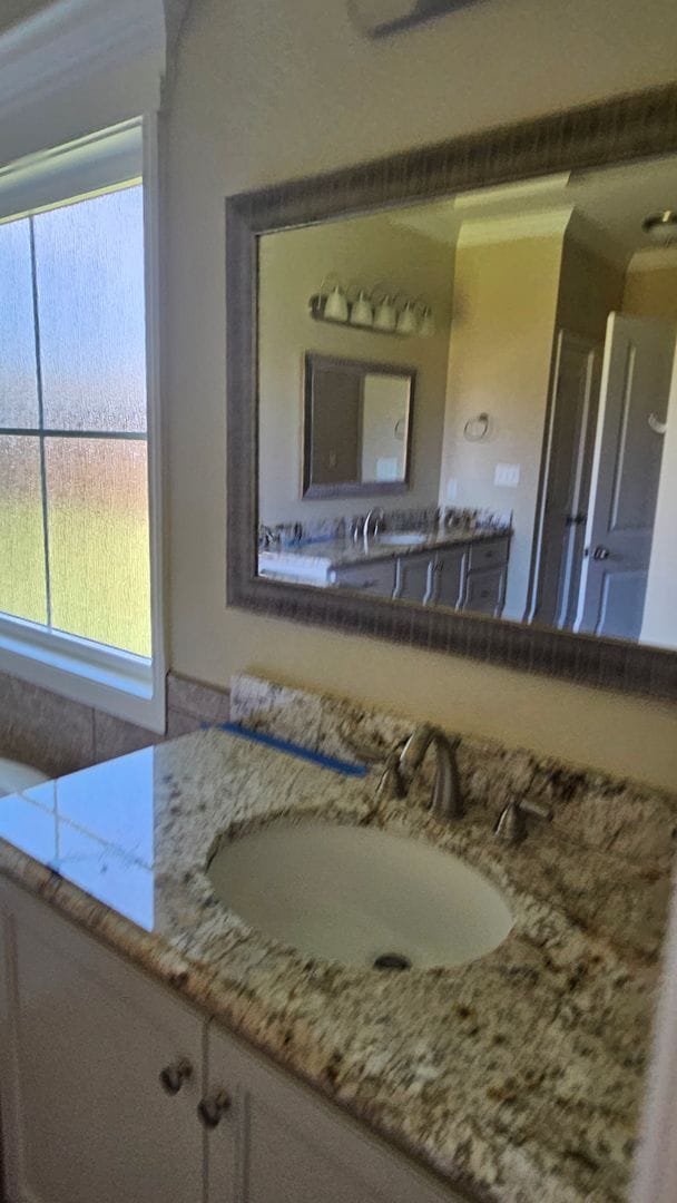 Building Photo - Knights Landing four bedroom home