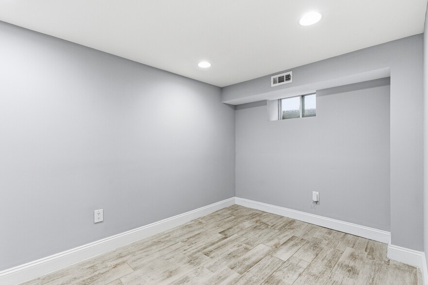 Building Photo - 54 Lawton Ave