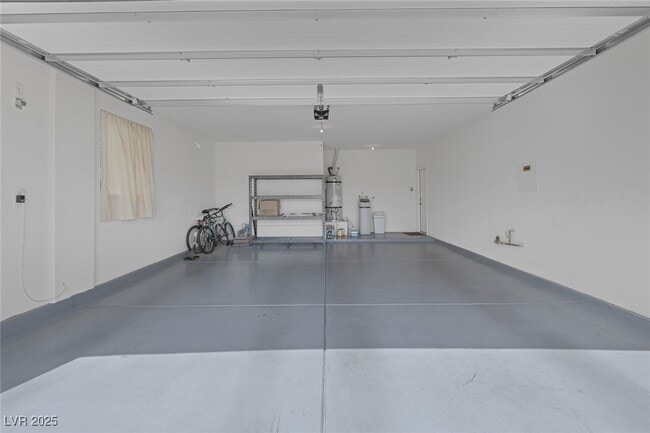 Building Photo - 489 Intonation St