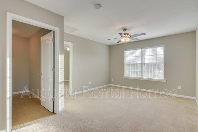 Building Photo - 733 Keyes Dr