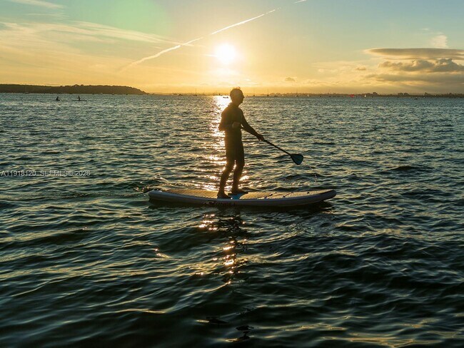 Building Photo - 77 Crandon Blvd