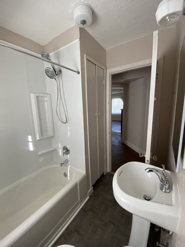 Building Photo - Cozy Chehalis home