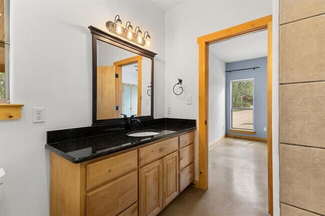 Building Photo - 116 Cascade Trail