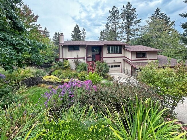 Building Photo - 505 Empress Ave