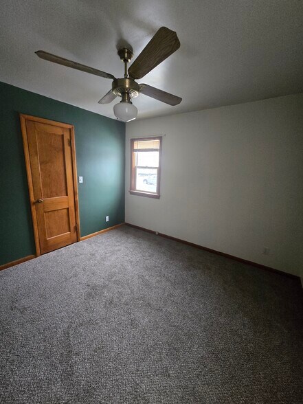 Upper bedroom - 613 W 25th St