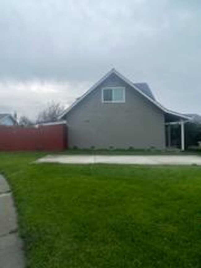 Primary Photo - Corner lot home!